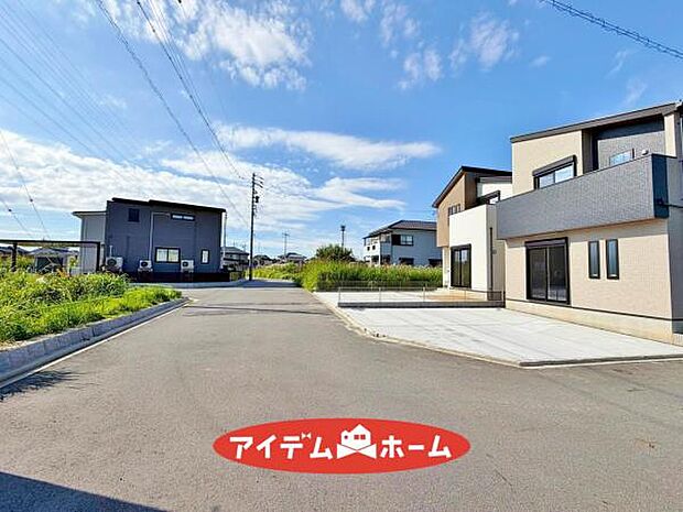 ●○前面道路写真○● 平日のご案内も可能です！ 