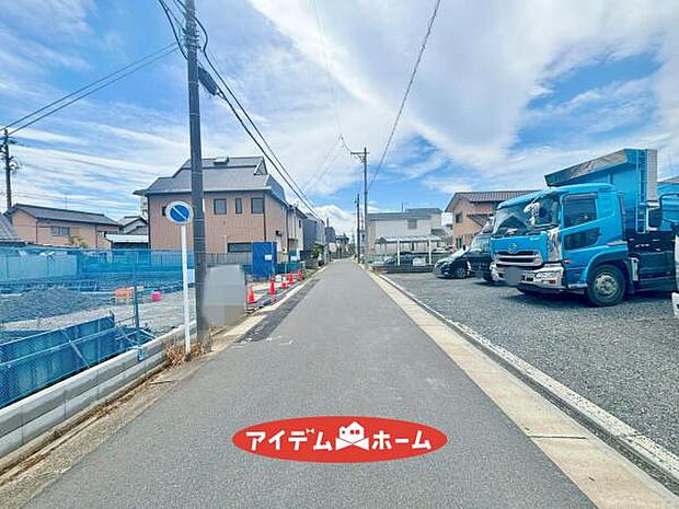●○西側前面道路○● 平日のご案内も可能です!
