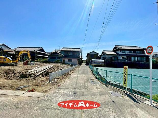●○西側前面道路○● 平日のご案内も可能です!