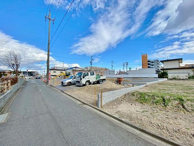 ●○西側前面道路○● 平日のご案内も可能です!