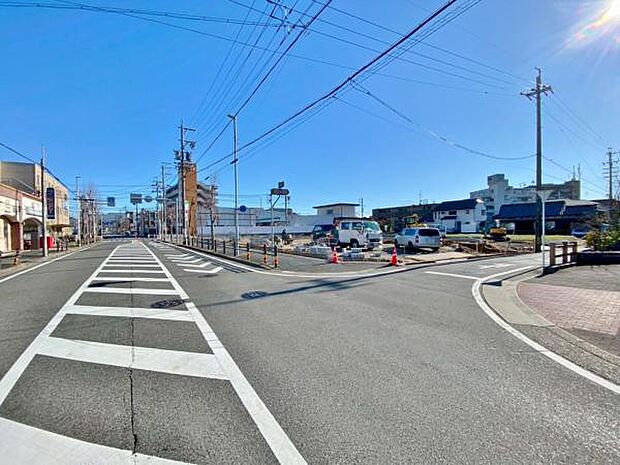 ●○北側前面道路○● 平日のご案内も可能です！ 