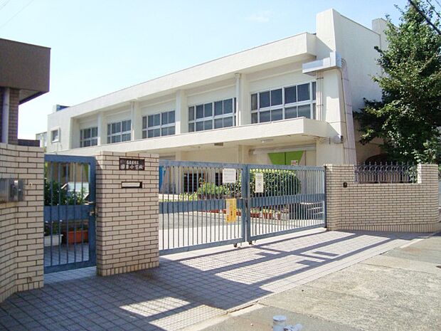 名古屋市立日吉小学校(240m)