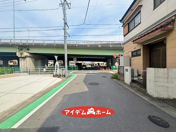 ●○南側前面道路○● 平日のご案内も可能です！ 