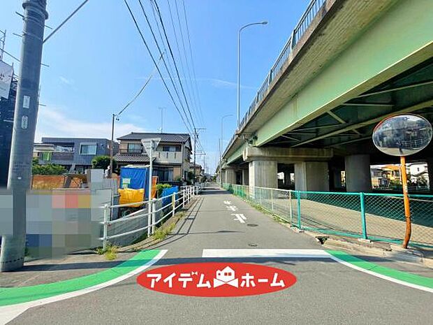 ●○東側前面道路○● 平日のご案内も可能です!