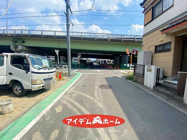 ●○南側前面道路○● 平日のご案内も可能です!