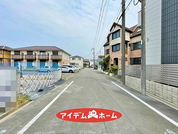 ●○東側前面道路○● 平日のご案内も可能です!
