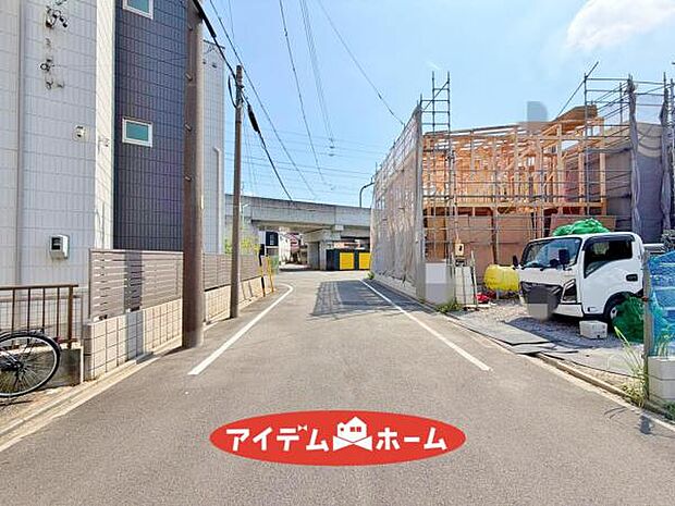 ●○東側前面道路○● 平日のご案内も可能です！ 