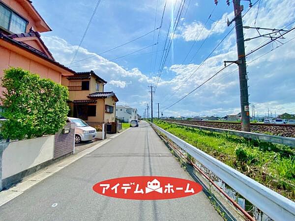 ●○前面道路写真○● 平日のご案内も可能です！