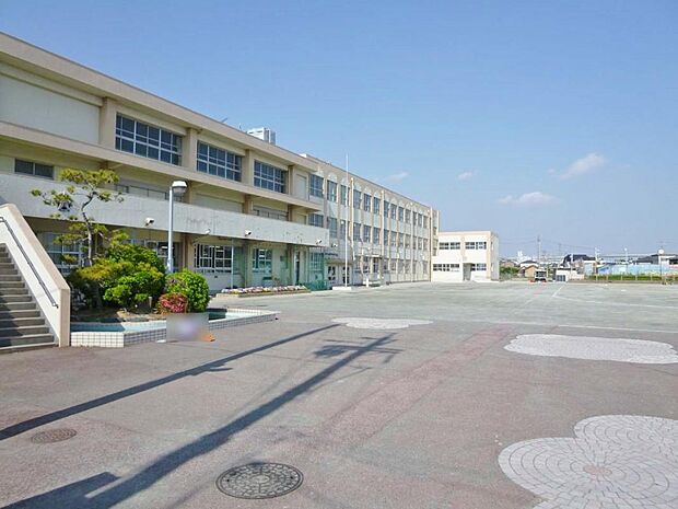名古屋市立赤星小学校(800m)