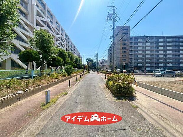 ●○前面道路写真○● 平日のご案内も可能です!