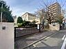 周辺：名古屋市立新栄小学校（1090m）