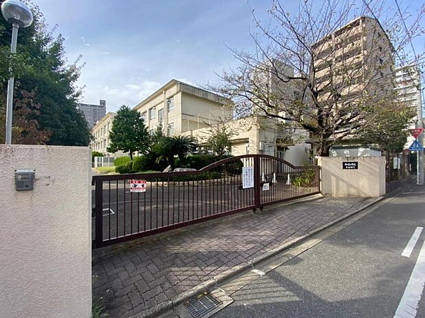 名古屋市立新栄小学校（1090m）