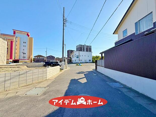 ●○西側前面道路○● 平日のご案内も可能です!