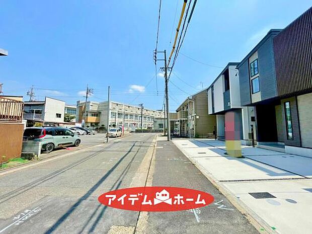 ●○前面道路写真○● 平日のご案内も可能です！