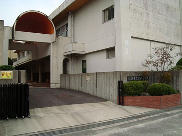 稲沢市立清水小学校(1400m)