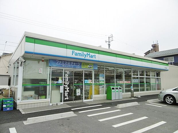 ファミリーマート 中川万場店(350m)