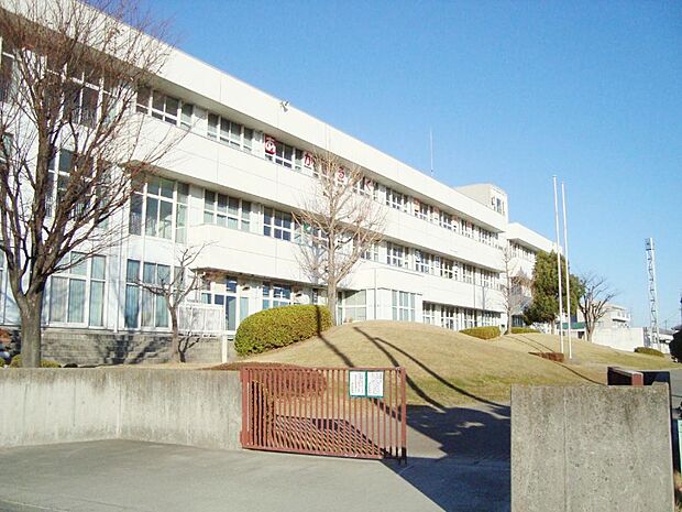 津島市立暁中学校(530m)