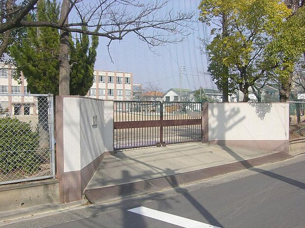 名古屋市立稲西小学校（150m）