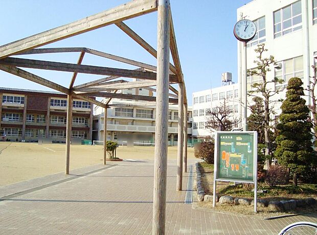 名古屋市立山田東中学校(900m)