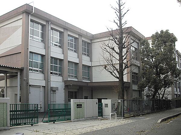 名古屋市立楠中学校（2200m）