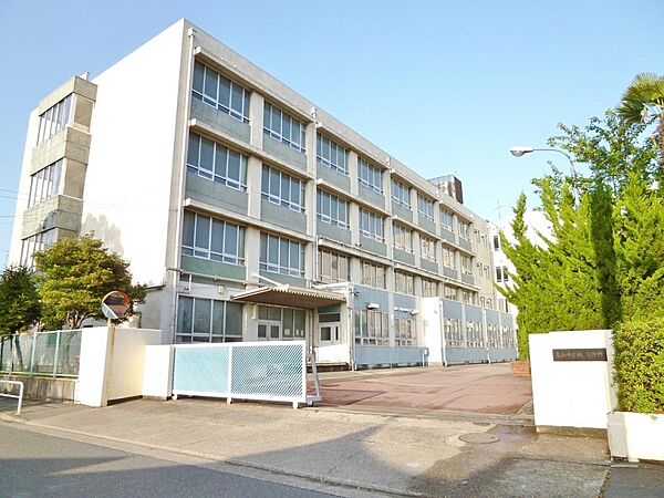 名古屋市立当知中学校（580m）