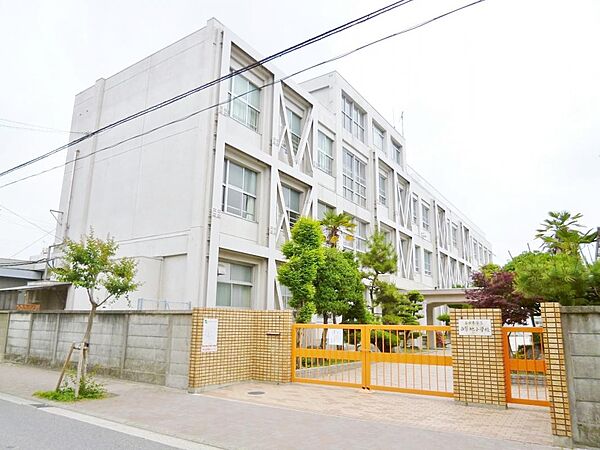 名古屋市立西築地小学校（800m）