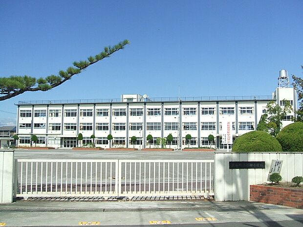 あま市立篠田小学校(387m)