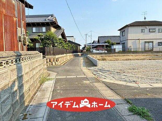 ●○東側前面道路○● 平日のご案内も可能です!