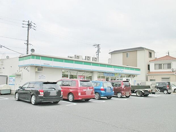 ファミリーマート 港甚兵衛通店(470m)