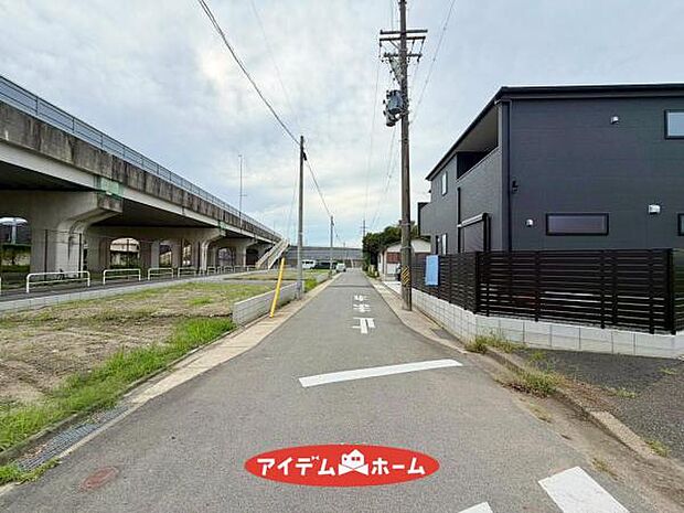 ●○北側前面道路○● 平日のご案内も可能です!