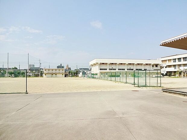 名古屋市立南陽東中学校（560m）