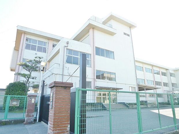 愛西市立開治小学校(900m)