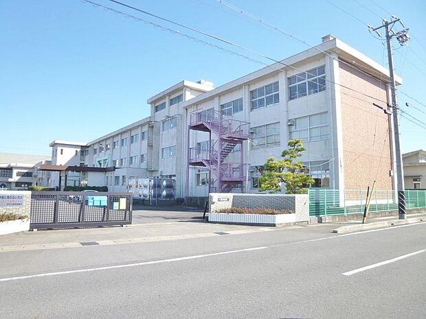 愛西市立八開中学校(1750m)