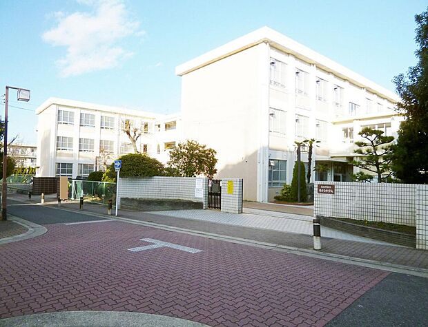 名古屋市立鳴子台中学校(500m)