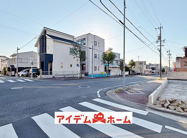 ●○南側前面道路○● 平日のご案内も可能です!