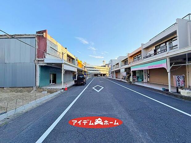 ●○西側前面道路○● 平日のご案内も可能です！ 