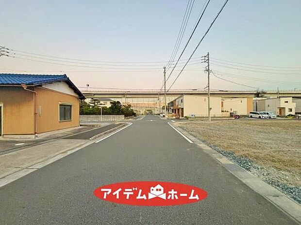 ●○前面道路写真○● 平日のご案内も可能です!