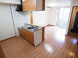 サンマルサンA 101 1階1LDKのリビング/ダイニング