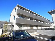 初石駅より徒歩15分 築7年3ヶ月 3階建の賃貸物件