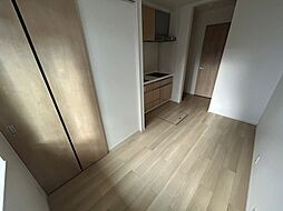 ラ・メール・ソレイユ 102 2階1DKのリビング/ダイニング