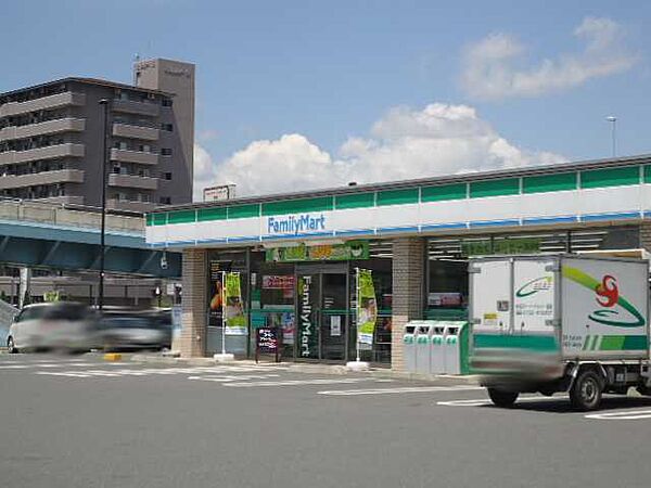 画像17:ファミリーマート佐野新都市店まで519m