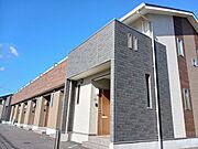 新大平下駅よりバス7分 徒歩8分 築4年1ヶ月 2階建の賃貸物件