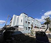 亀岡駅より徒歩11分 築34年8ヶ月 3階建の賃貸物件