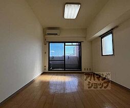 阪急京都本線 西京極駅 徒歩17分の賃貸マンション 7階1Kのリビング/ダイニング