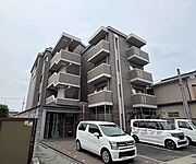 亀岡駅より徒歩14分 築26年8ヶ月 4階建の賃貸物件