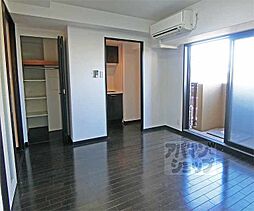 阪急京都本線 西京極駅 徒歩1分の賃貸マンション 4階ワンルームのリビング/ダイニング