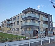 西山天王山駅より徒歩10分 築4年9ヶ月 3階建の賃貸物件