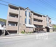 西山天王山駅より徒歩10分 築30年9ヶ月 3階建の賃貸物件
