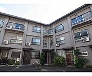 嵐山駅より徒歩1分 築52年6ヶ月 3階建の賃貸物件
