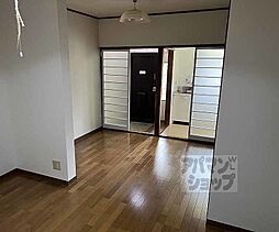 マンションローレル 16 1階1Kのリビング/ダイニング